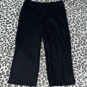 Elegant Black Linen Women's Capris